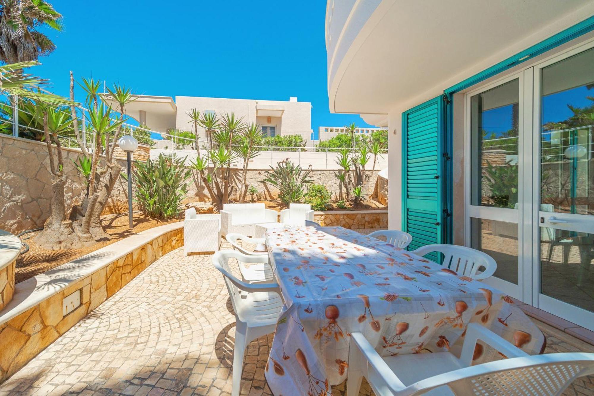 Residence Oasi Sul Mare Torre Suda Exterior foto